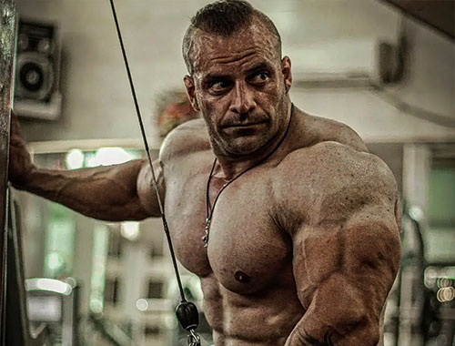  میثم کشوری؛ بدنساز لرستانی معروف به «تانک ایرانی» و رقیب هادی چوپان که به جای مسترالمپیا در صف پیوند کلیه است! 