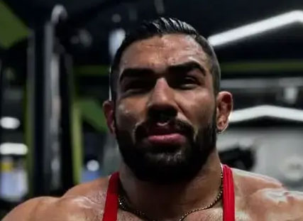 علیرضا هلالی؛ بدنساز سنگین وزن و معروف به «لانسفورد ایران» که در هند قهرمان شد و امید ایران در مسترالمپیا ۲۰۲۶ است 