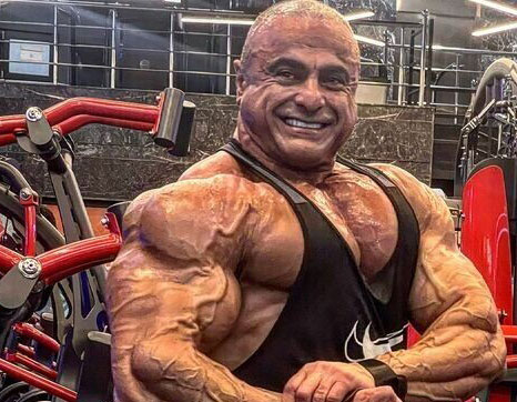 جعفر غفارنژاد؛ بدنساز بابلسری معروف به «پادشاه ۲۱۲ پوند ایران» که چهار بار جواز حضور در مسترالمپیا را دریافت کرد 