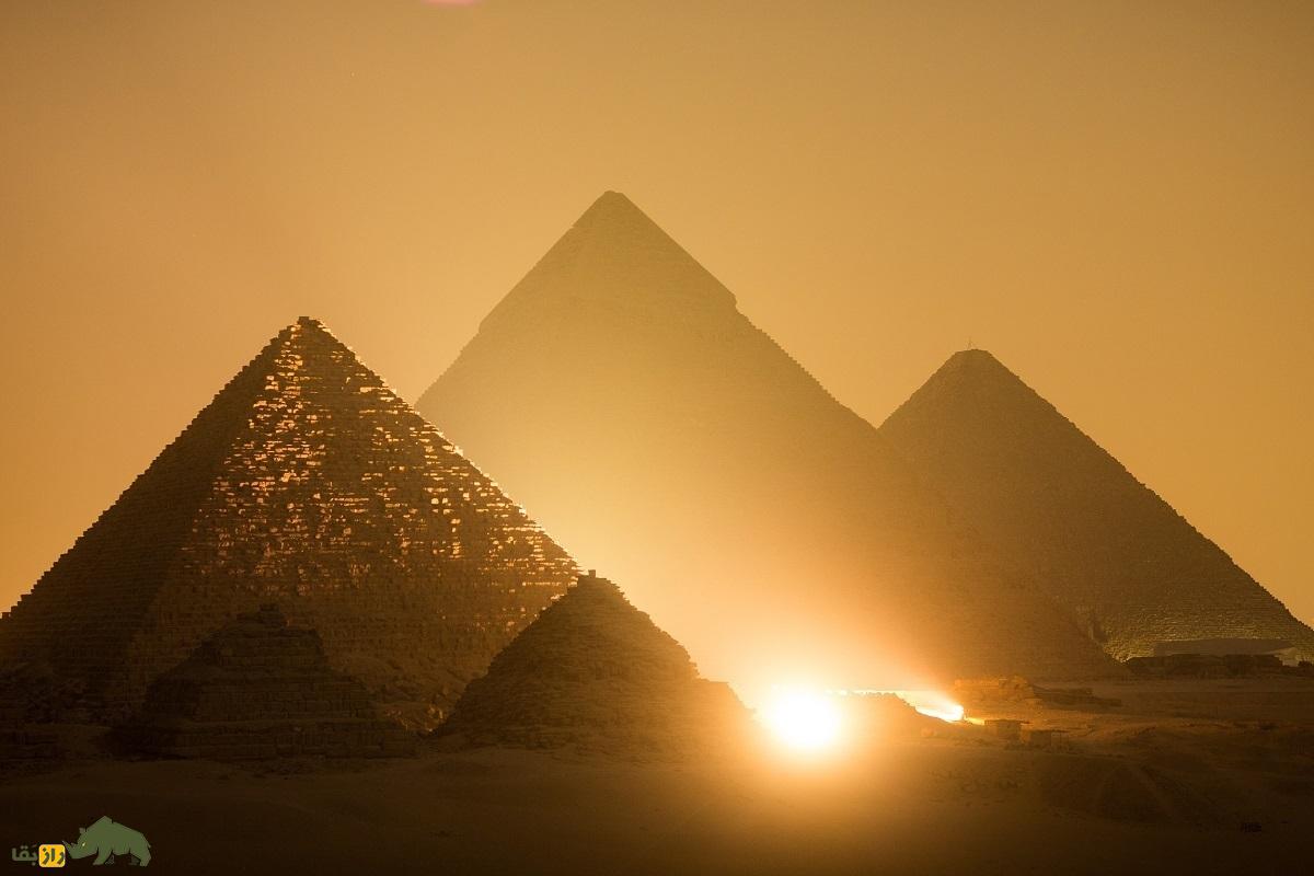 ۹ راز عجیب درباره اهرام مصر؛ چه کسانی آنها را ساختند و قله طلایی اهرام چه شد؟