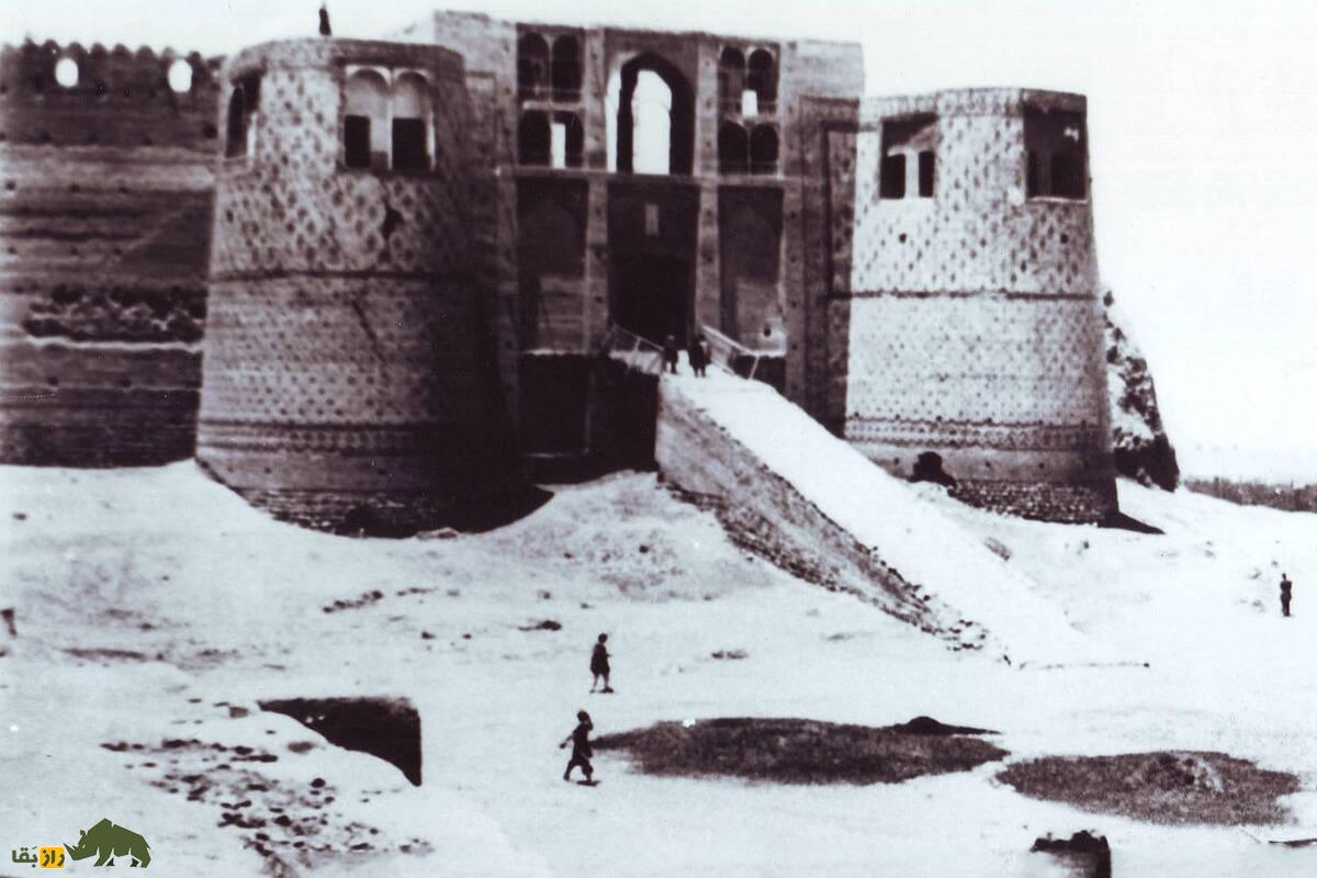 قلعه نهاوند؛ دژی که در جستجوی گنج، به فرمان ناصرالدین شاه ویران شد قلعه نهاوند؛ دژی که در جستجوی گنج، به فرمان ناصرالدین شاه ویران شد