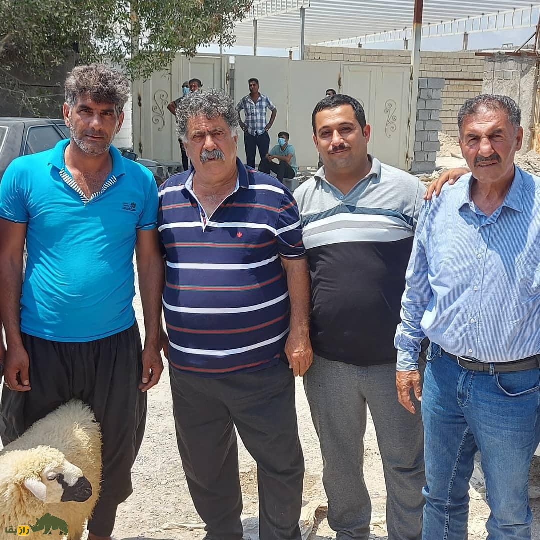 حاج عبدالله زواره معروف به «کوهی»؛ چهره ماندگار دنیای کبوتربازی ایران که ۴۰۰۰ هزار کبوتر را هزمان باهم پراند حاج عبدالله زواره معروف به «کوهی»؛ چهره ماندگار دنیای کبوتربازی ایران که ۴۰۰۰ هزار کبوتر را هزمان باهم پراند