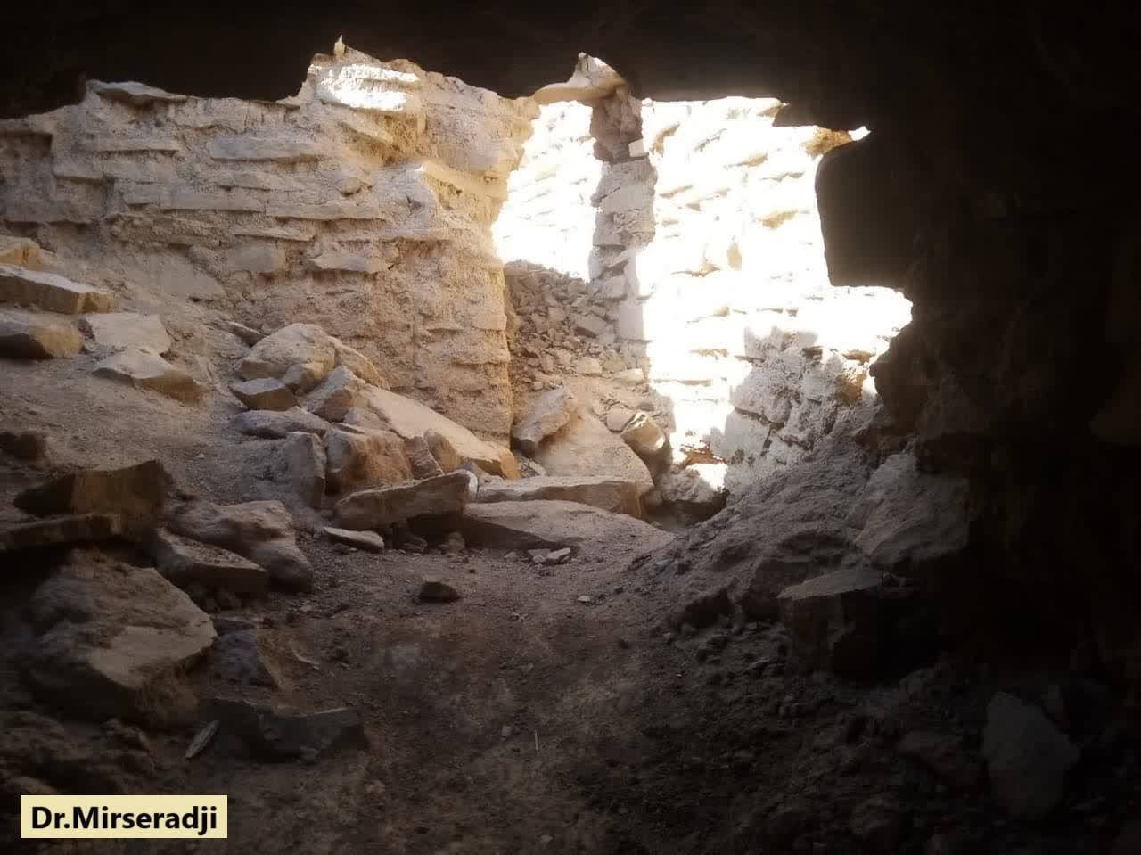 داستان این بنای اسرار آمیز بین قم و تهران چیست؟! داستان این بنای اسرار آمیز بین قم و تهران چیست؟!