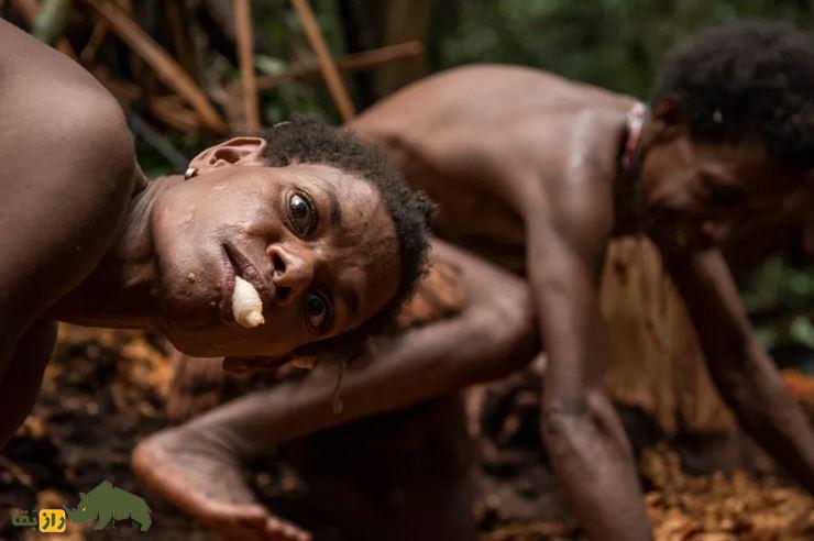تصاویر باورنکردنی از تنها قبیله آدمخوار جهان؛ مراسم کشتن و خوردن انسانهای غریبه! تصاویر باورنکردنی از تنها قبیله آدمخوار جهان