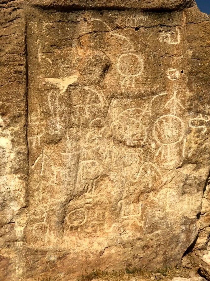 تنها نقش‌برجسته اشکانی استان فارس شروع به ریزش کرده است!