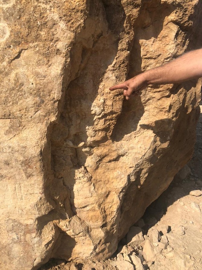 تنها نقش‌برجسته اشکانی استان فارس شروع به ریزش کرده است!