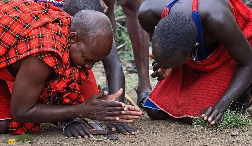 نوشیدن ترکیب خون خام گاو با شیر؛ وعده غذایی کامل یا سنت ترسناک؟! نوشیدن ترکیب خون خام گاو با شیر؛ وعده غذایی کامل یا سنت ترسناک؟!