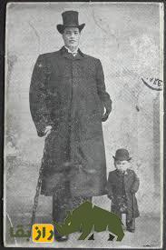 آدام راینر؛ مردی که کوتوله به دنیا آمد و غول از دنیا رفت! رشد عجیب او هنوز یکی از معماهای پزشکی است آدام راینر؛ مردی که کوتوله به دنیا آمد و غول از دنیا رفت! رشد عجیب او هنوز یکی از معماهای پزشکی است