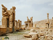 هخامنشی‌ها سنگ‌های غول‌آسا را چگونه جابه‌جا می‌کردند؟