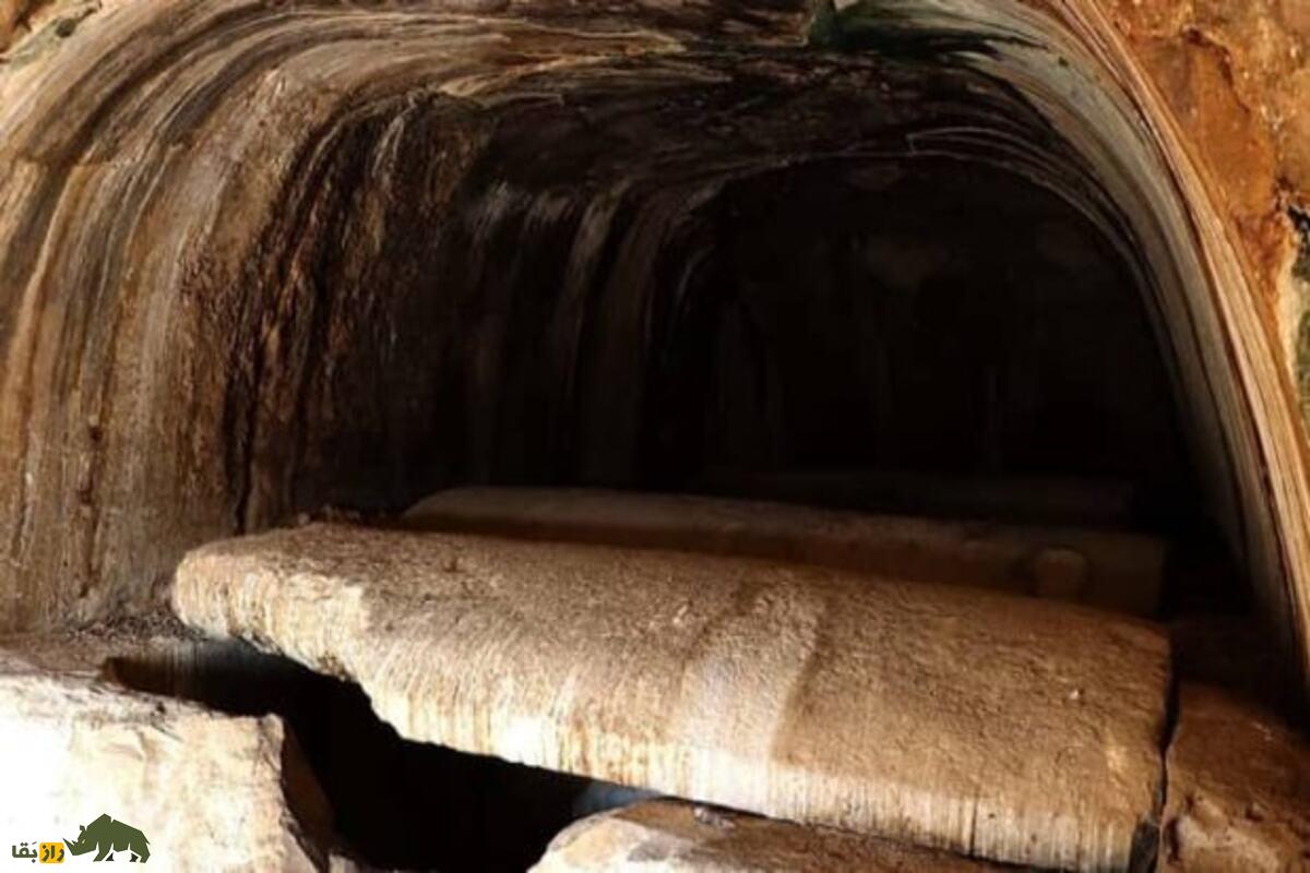 کدام پادشاه قاجار مقبره پادشاهان هخامنشی را تخریب کرد؟