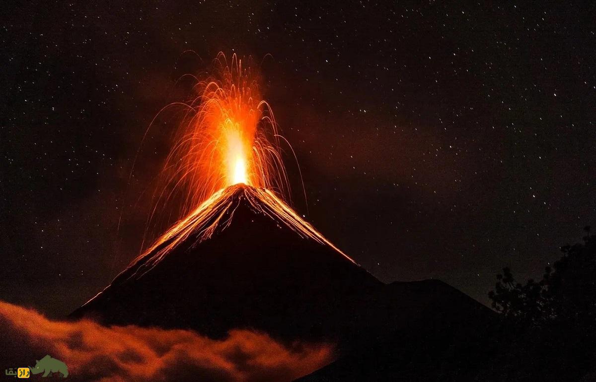 زنی که با «شاهمار تفتان» ازدواج کرد؛ قصه عاشقانه بلوچی در کوه تفتان و صدای فلوتی که از درون سنگها میآید زنی که با «شاهمار تفتان» ازدواج کرد؛ قصه عاشقانه بلوچی در کوه تفتان و صدای فلوتی که از درون سنگها میآید