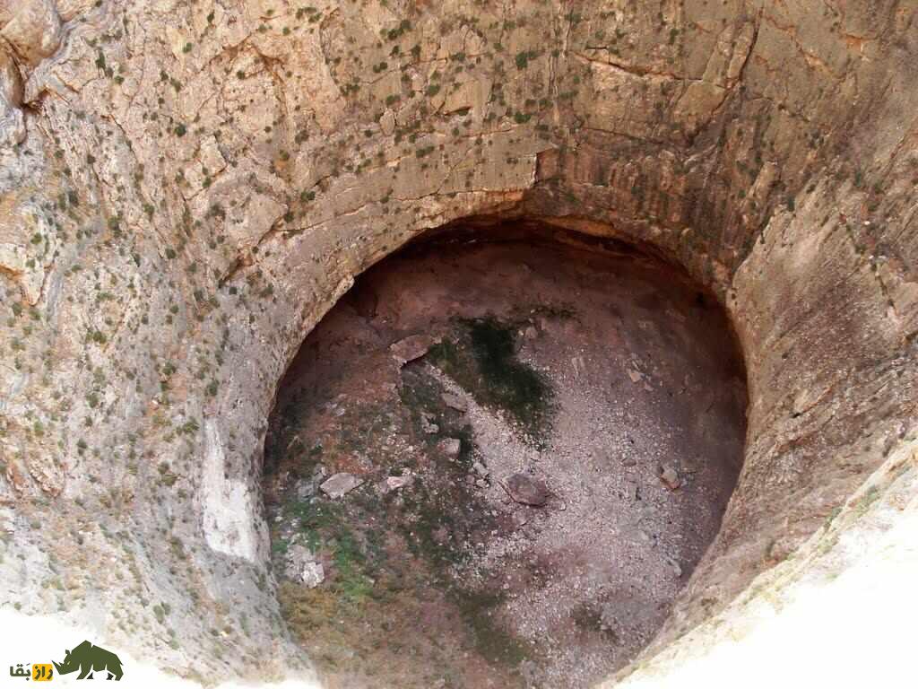 گنج‌های مرموز دریاچه تخت سلیمان؛ آیا گنج‌ها هنوز وجود دارند یا به سرقت رفتند؟