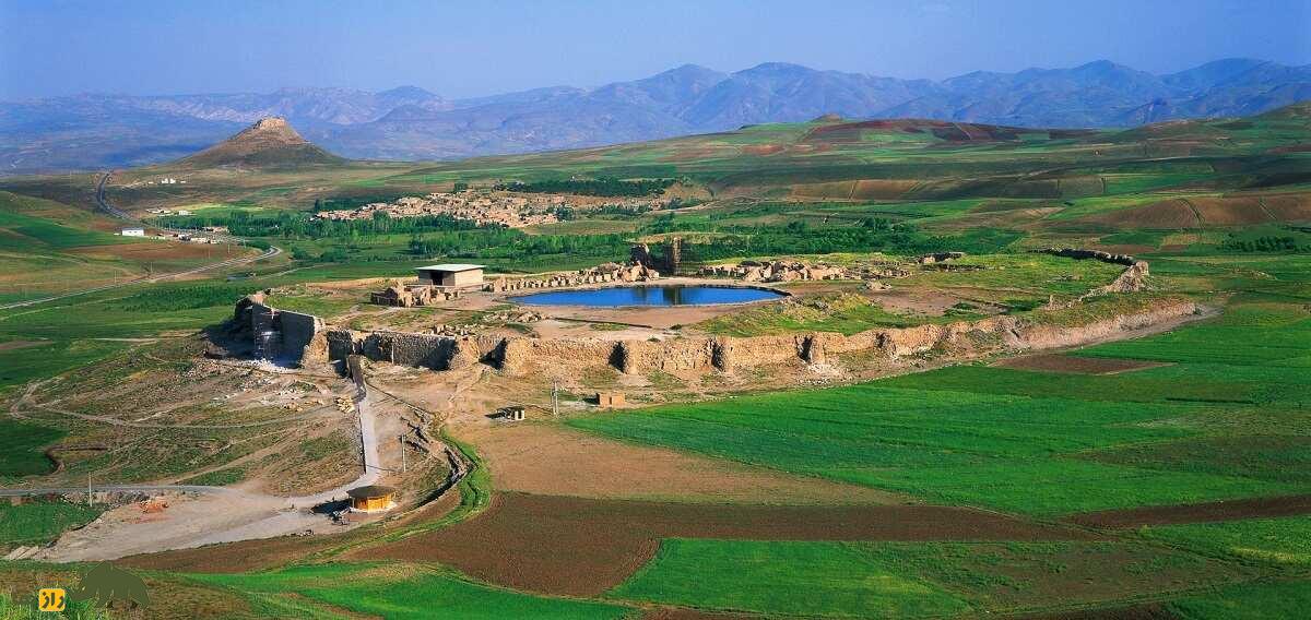 گنج‌های مرموز دریاچه تخت سلیمان؛ آیا گنج‌ها هنوز وجود دارند یا به سرقت رفتند؟