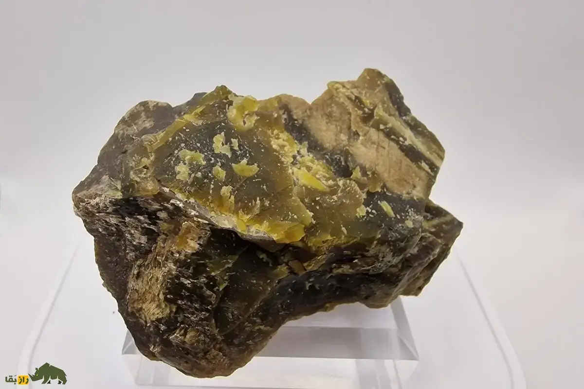 هیومیت؛ سنگی عجیب که فقط در آتشفشان وزوو یافت می‌شود و تنها برای لحظاتی از زمان وجود دارد و سپس غیب می‌شود!