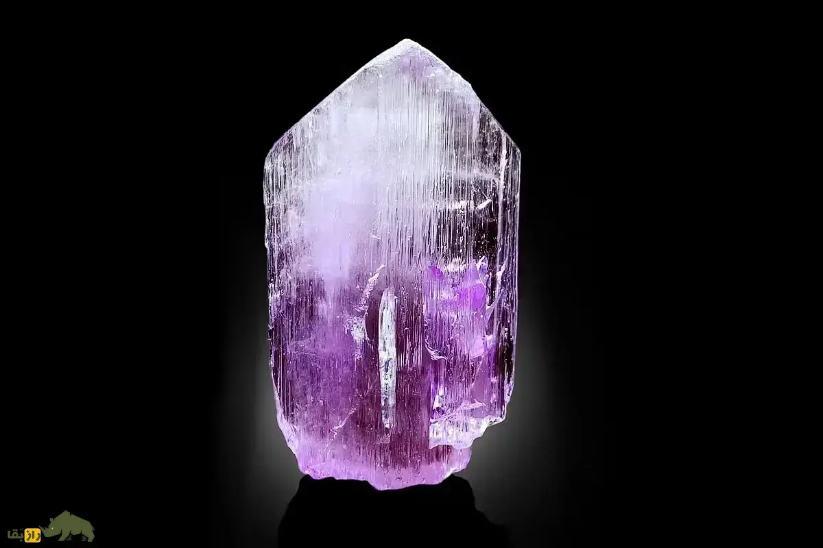 کونزیت؛ سنگ قلب و احساسی‌ترین سنگ دنیا که بسیار رمانتیک است و بهترین نمونه‌های آن در افغانستان یافت می‌شوند