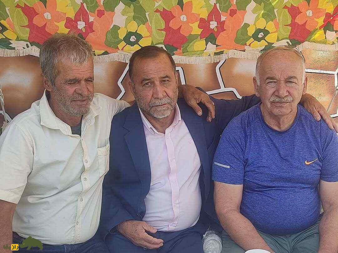 حاج حسین رسولی: کبوترباز معروف قمی و یکی از بهترین کبوتربازان ایران که از گرو متنفر است و عاشق داروهای طبیعی ضد انگل و ویتامین است حاج حسین رسولی