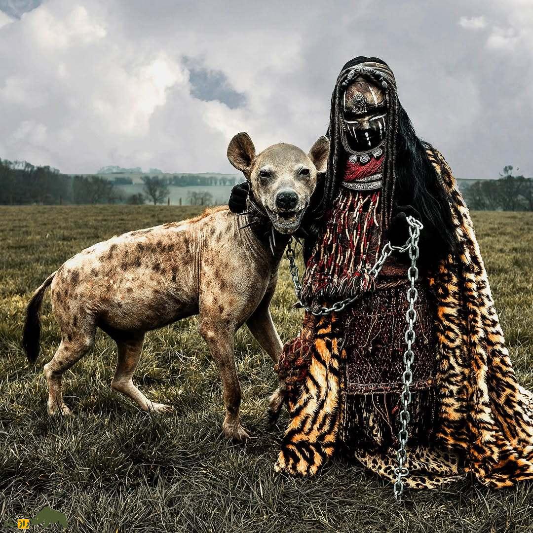 تصاویری از ترسناک‌ترین جادوگر جهان که وحشی حیوان خانگی دنیا را دارد!