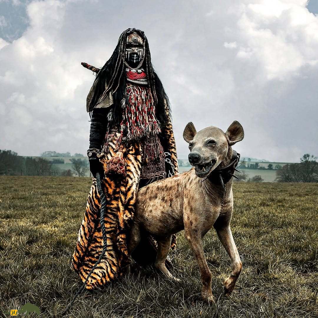 تصاویری از ترسناک‌ترین جادوگر جهان که وحشی حیوان خانگی دنیا را دارد!