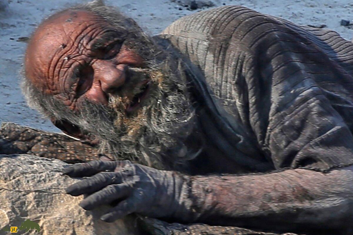 عمو حاجی که بود؟ ماجرای زندگی عجیبترین مرد ایران که ۶۰ سال حمام نرفت و از مردار تغذیه میکرد! عمو حاجی