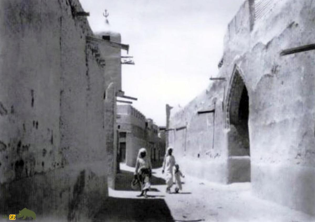 طنطل؛ دیوی عظیم‌الجثه و ترسناک که ساکن بیابان‌های ایران است و آدم‌ها را شکار می‌کند