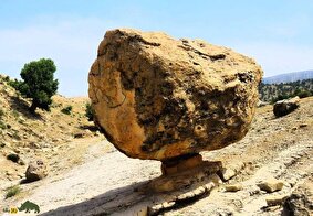 سنگ معلق گُرز لنگر؛ سنگ افسانهای ایلام که «نَفَس جن» دارد و قانون جاذبه را نقض کرده است
