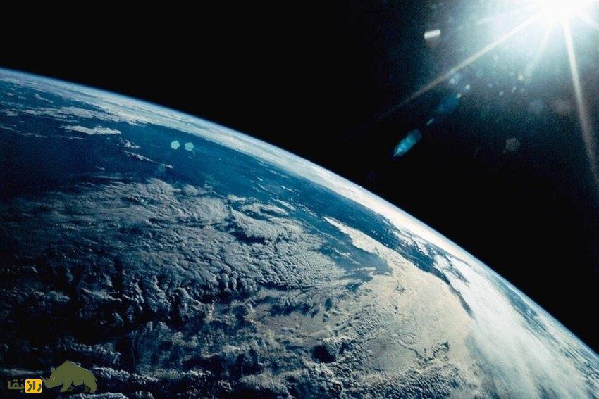 چرا زمین پایین نمیافتد؟ «پایین» در فضا چه معنایی دارد؟ سیاره زمین