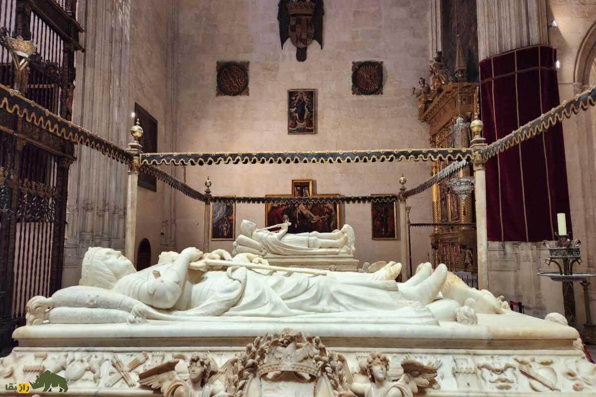 آثار باستانی با قیمتهای میلیونی؛ از تابوت طلایی توتعنخآمون تا تندیسهای تاریخی آثار باستانی با قیمتهای میلیونی؛ از تابوت طلایی توتعنخآمون تا تندیسهای تاریخی