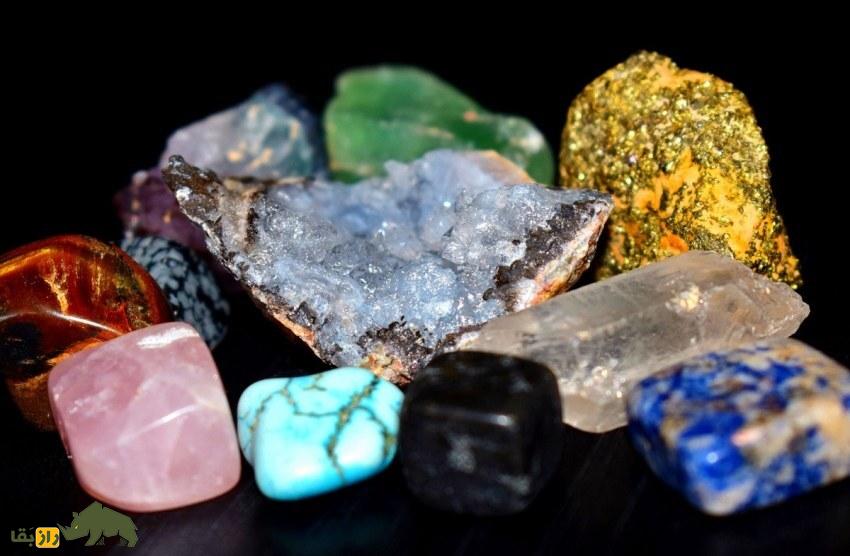 چگونه میتوان در طبیعت سنگهای قیمتی پیدا کرد؟ کجای ایران بیشترین سنگهای قیمتی دارد؟ سنگ قیمتی