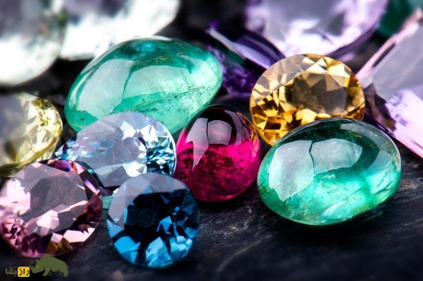 چگونه میتوان در طبیعت سنگهای قیمتی پیدا کرد؟ کجای ایران بیشترین سنگهای قیمتی دارد؟ سنگ قیمتی