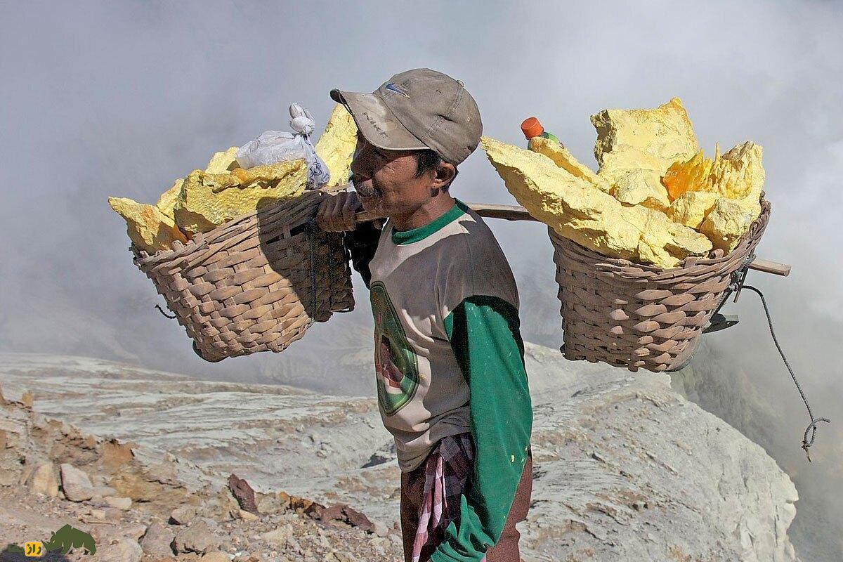 طلای شیطان چیست و چرا کسانی که آن را استخراج میکنند قبل از ۵۰ سالگی میمیرند! طلای شیطان چیست و چرا کسانی که آن را استخراج میکنند قبل از ۵۰ سالگی میمیرند!