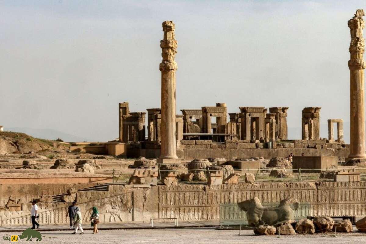 کشف گونهای جدید از گلسنگ در تخت جمشید؛ تهدیدی تازه برای میراث هخامنشی کشف گونهای جدید از گلسنگ در تخت جمشید؛ تهدیدی تازه برای میراث هخامنشی