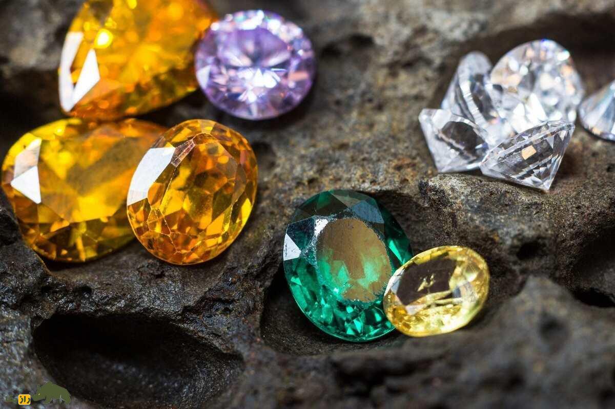 سنگ قیمتی و نیمه قیمتی؛ چگونه سنگ‌های قیمتی و باارزش را از سنگ‌های نیمه‌قیمتی تشخیص دهیم؟