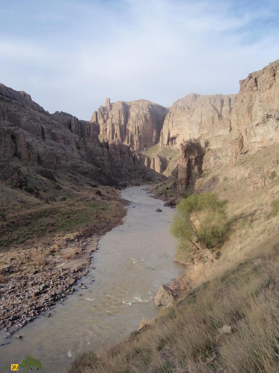 دژ ضحاک؛ اسرارآمیزترین اثر تاریخی ایران در آذربایجان شرقی با ۲۰۰۰ سال قدمت که توسط ارواح تسخیر شده است دژ ضحاک