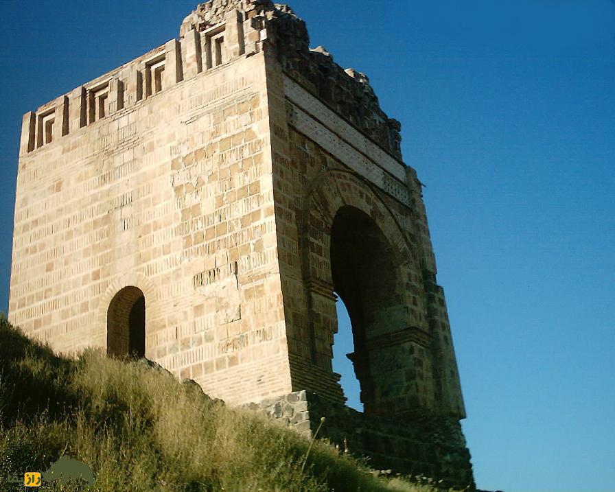 دژ ضحاک؛ اسرارآمیزترین اثر تاریخی ایران در آذربایجان شرقی با ۲۰۰۰ سال قدمت که توسط ارواح تسخیر شده است دژ ضحاک