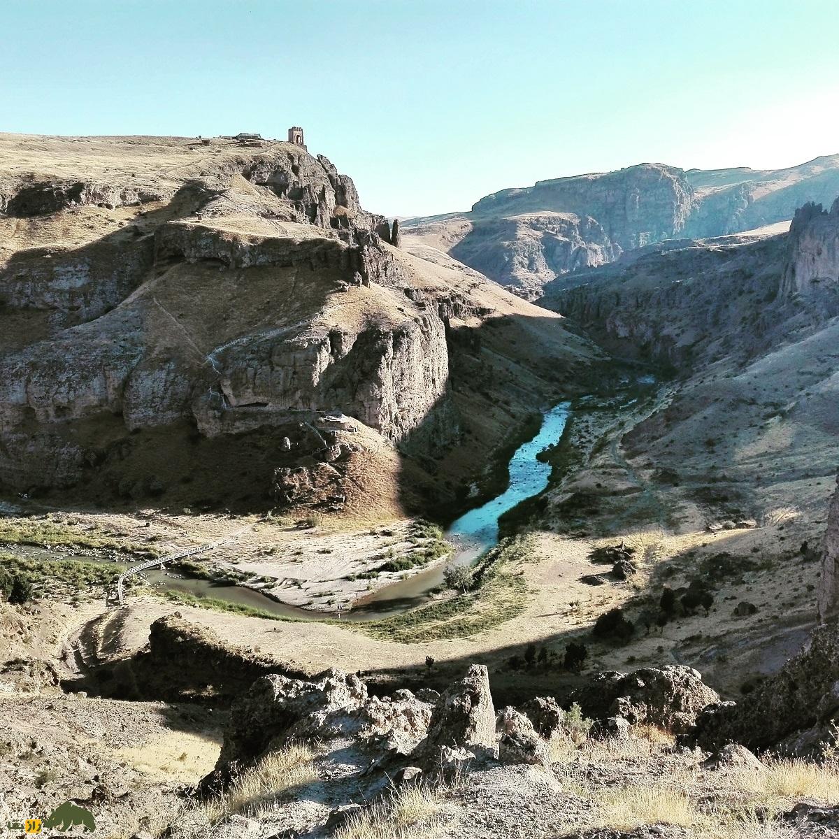 دژ ضحاک؛ اسرارآمیزترین اثر تاریخی ایران در آذربایجان شرقی با ۲۰۰۰ سال قدمت که توسط ارواح تسخیر شده است دژ ضحاک