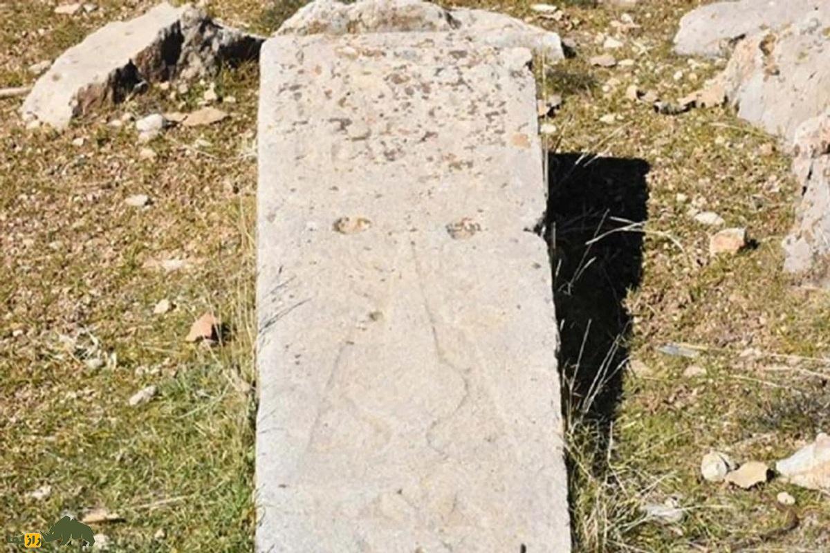 گورستان کان گنبد ایلام؛ قدیمیترین گورستان ایران با ۶۵۰۰ سال قدمت و پر از عتیقه که گنج پادشاهی در آن مدفون است گورستان کان گنبد ایلام