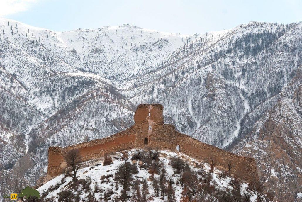 قلعه کَنگِلو؛ قلعهای مربوط به دوران ساسانی و معروف به «عقاب مازندران» که از حمله اعراب و مغول جان سالم به در برد قلعه کَنگِلو