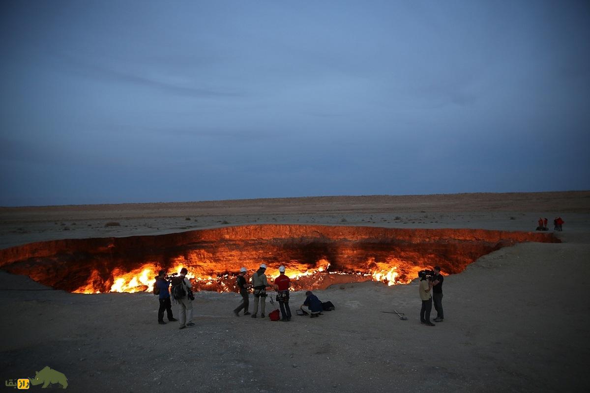 دروازه جهنم ترکمنستان؛ یکی از ترسناکترین پدیدههای طبیعی و شبیه مکانهای تخیلی که حتی ماهوارهها هم گرمای آن را ثبت میکنند دروازه جهنم ترکمنستان