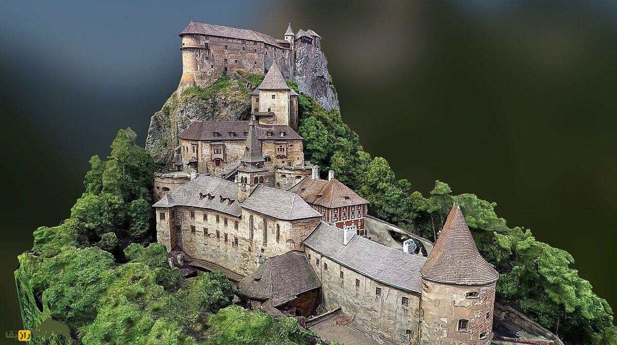 قلعه اوراوا؛ دژ معروف به «قلعه دراکولا» که فیلم ترسناک «نوسفراتو» در آن ساخته شد و شبح «بانوی سفید» در آن پرسه میزند قلعه اوراوا