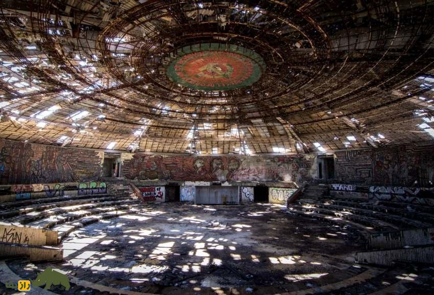 بوزلودژا؛ بنایی کاملا شبیه سینه فضایی و نماد کشور بلغارستان که عجیبترین معماری کمونیستی جهان است بوزلودژا