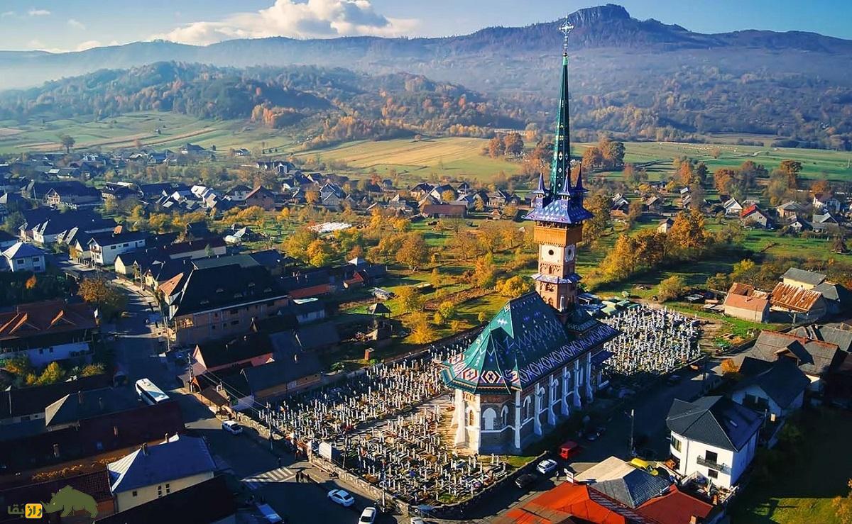 گورستان خرم؛ گورستانی خاص با رنگ آبی و از عجایب هفتگانه رومانی که با مردهها شوخی میکنند و به آنها میخندند گورستان خرم رومانی