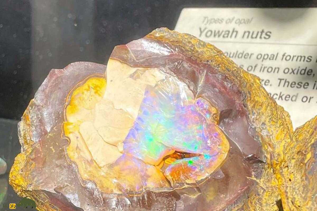 سنگ زینتی اوپال؛ گوهر آتشین ایرانی با قیمت تا ۶۰ میلیون تومان سنگ زینتی اوپال؛ گوهر آتشین ایرانی با قیمت تا ۶۰ میلیون تومان