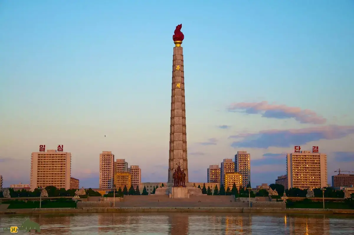 برج جوچه؛ برج ۱۷۰ متری معروف به «اهرام ایدئولوژیک جهان» که نماد هویت کره شمالی است