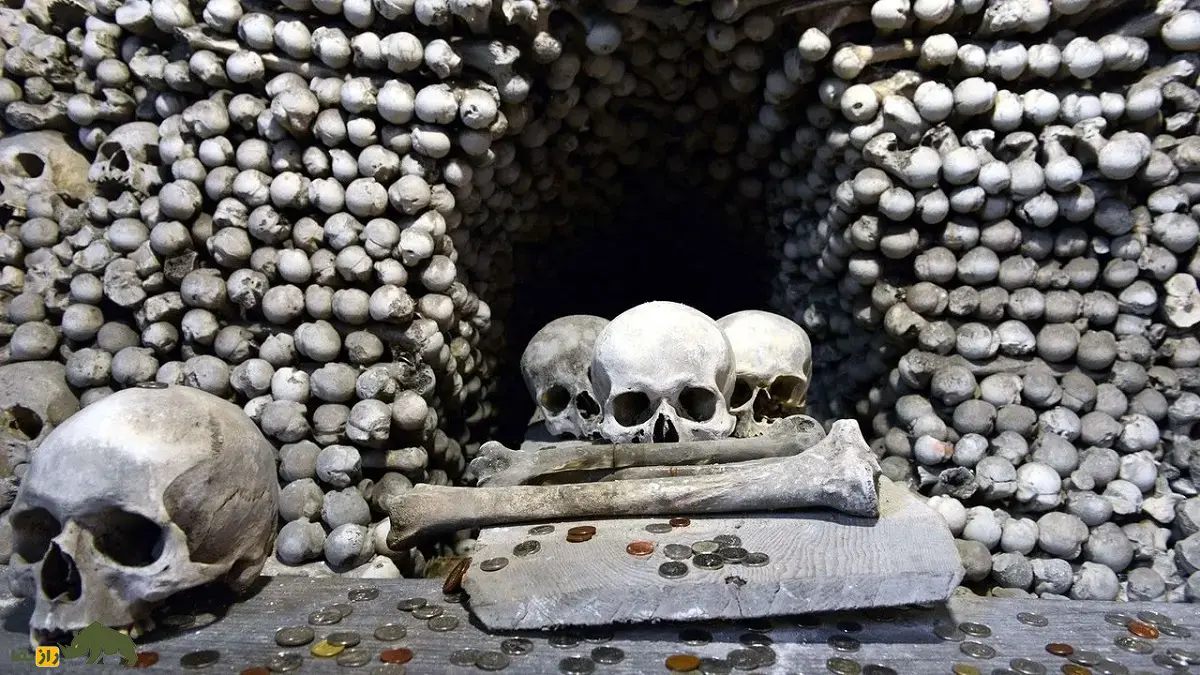 کلیسای استخوان؛ کلیسای ترسناک و مرموز چک که با ۷۰ هزار اسکلت انسان تزئین شده است کلیسای استخوان