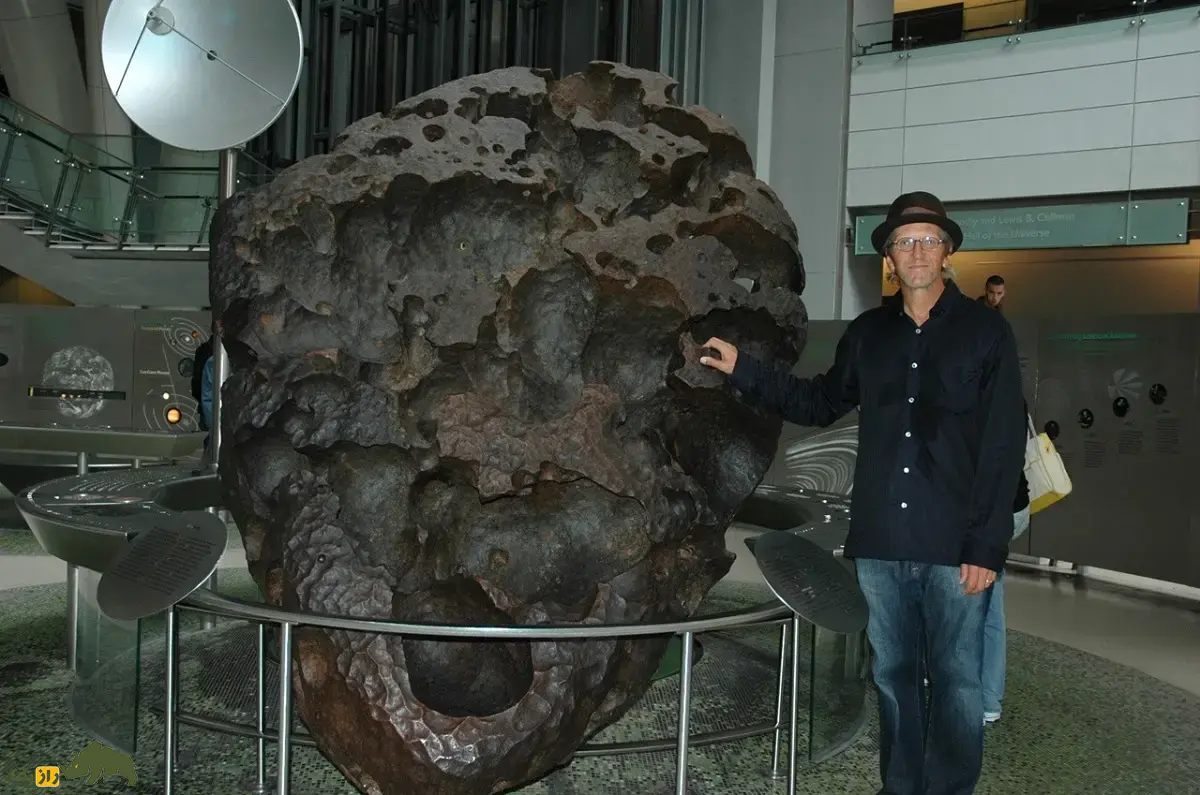 گرانترین شهابسنگهای تاریخ؛ از شهابسنگ چینی ۲۰۰ میلیارد تومانی تا شهابسنگی که به «کتابخانه کیهان» معروف شد گرانترین شهابسنگهای تاریخ