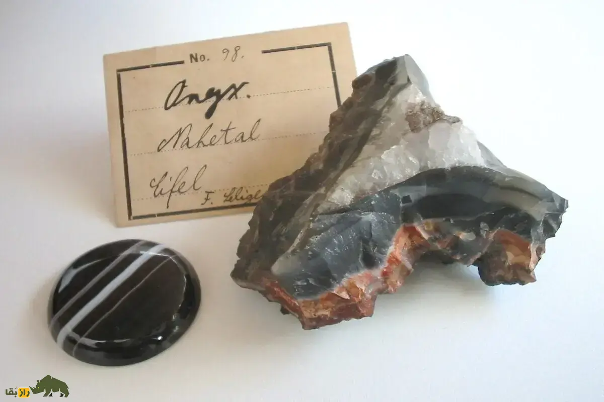 اونیکس؛ سنگ سیاه مرموز معروف به «سنگ محافظ» که شجاعت، تمرکز و انرژی مثبت را به همراه دارد