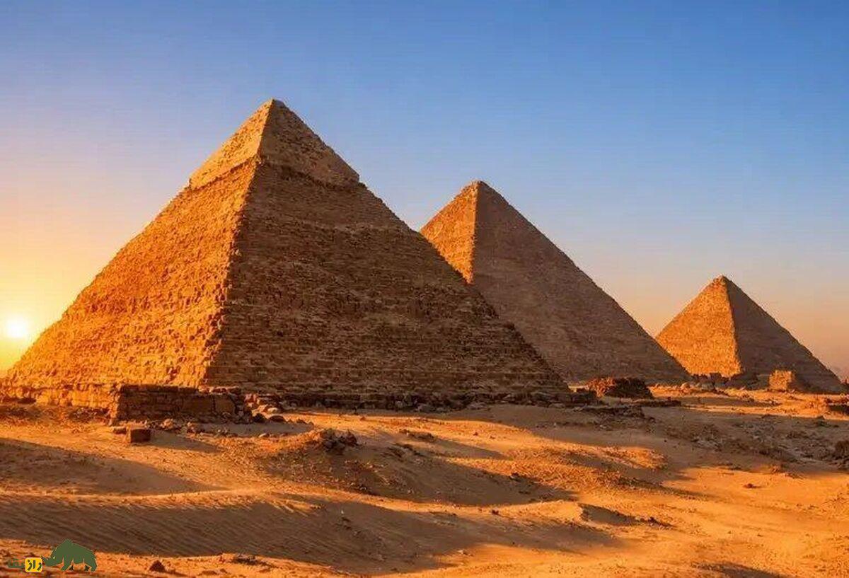 چرا و چگونه اهرام مصر ساخته شدند؟
