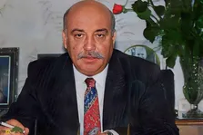هژبر یزدانی؛ بزرگ‌ترین گوسفنددار ایران که ۱۲۸ هزار راس گوسفند داشت و ۴۰۰ سگ از گله‌اش مراقب می‌کردند!