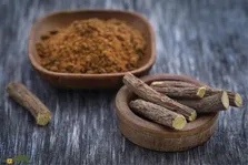 چوبک ایرانی؛ گونه‌ای از چوبک که تنها در ایران رشد می‌کند و با ریشه‌اش صابون طبیعی می‌سازنند