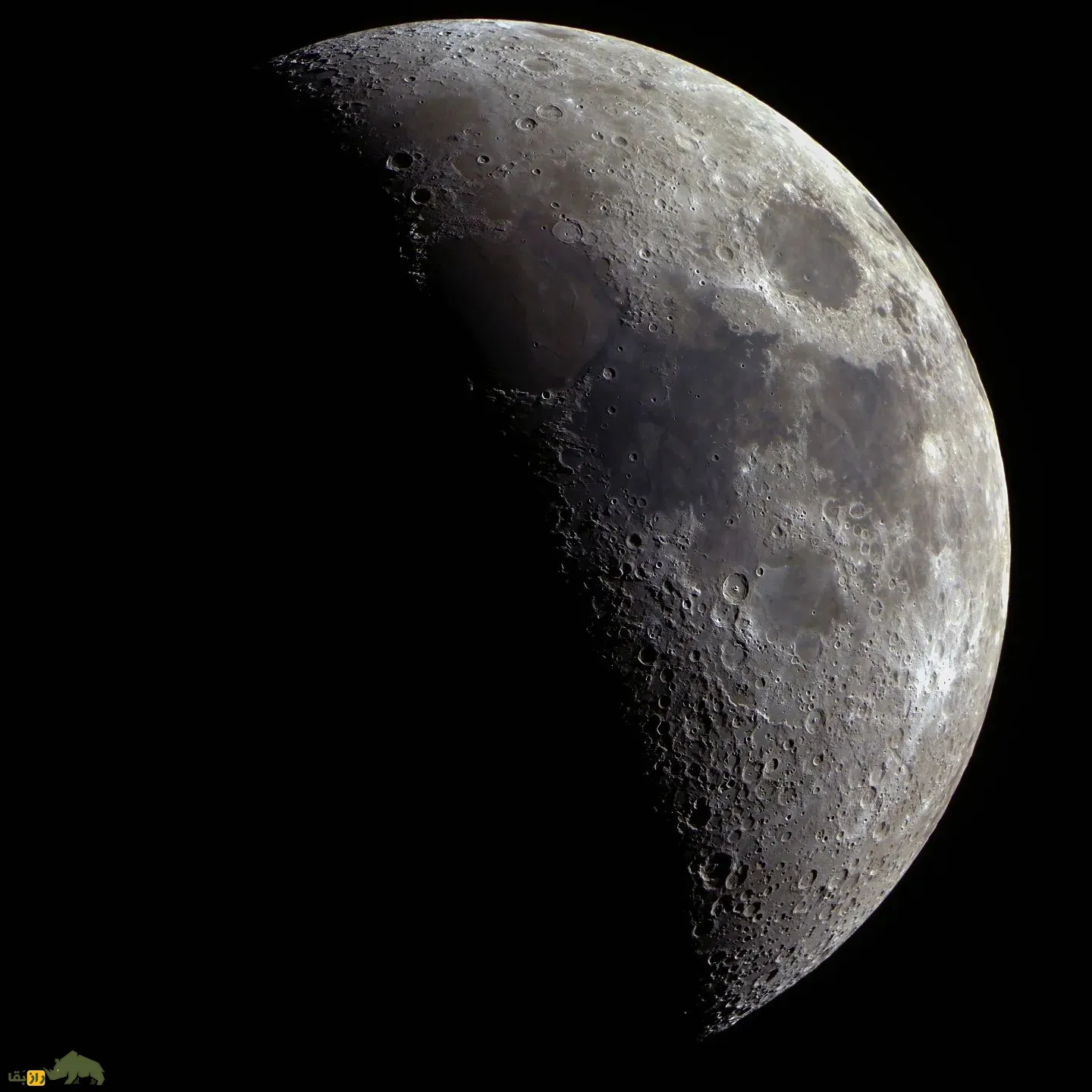 تصاویری سیاه و سفید ار سطح کره ماه تصاویری سیاه و سفید ار سطح کره ماه